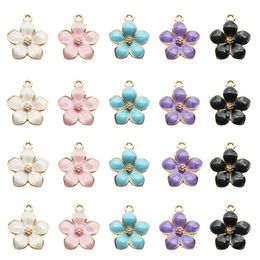 whole 100pcs Fashion classic Cute Enamel Flower Charms Pendant Necklace Bracelet DIY Unique Women Jewellery Accessory236m
