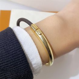 Fashion Gold Buckle Bracelet for Woman Unique Design Vintage Bracelet High Quality Leather Bracelet Fashion Jewelry Supply266k