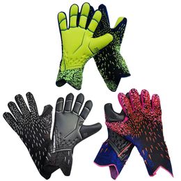 Sports Gloves Football Goalkeeper Strong Grip Soccer Breathable Adjustable for Training and Matches 231205