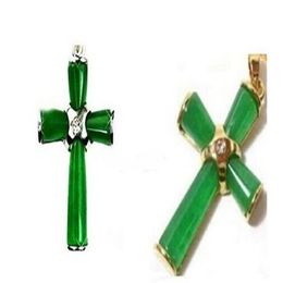 Wunderschöner grüner Jade-Kreuzanhänger und Halskette Chain321K