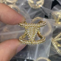 2022 designed Wedding Rings Fashion open ring women V alphabet pattern Brass 18K gold plated ladies Crystal diamonds ring Designer307C