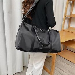 Sport Outdoor Packs Duffel Bags Designer Men's Women's Commerce Travel Bag Nylon Gym Shopping Handbags Holdall Carry On 210h