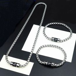 Europe America Style Men Lady Women Silver Gold-Color Metal Thick Chain Bracelet Necklace With Wrap V Initials Leather Charm M63102218