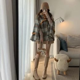 Scarves Retro Winter Woman Plaids Cloak Coat Faux Rabbit Fur Lapel Collar Thick Capes Woollen Checked Shawl Cardigan Poncho Jacket Tops 231204