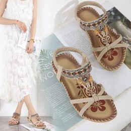 Sandals Women Fashion Flat Flower Rhinestone Sandals Open Toe Outdoor Wear Beach Sandals Luxury Sandals Women Designers Shoes Big Size 231204