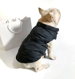 Dog Apparel Designer Winter Pet Coat Dogs Clothing Warm Dogs Detachable Jacket for Small Dogs Coat Chihuahua Brand Dog Padded Dog Costume 231205