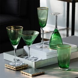 Wine Glasses Europe Luxury Wine Glass Golden Edge Crystal Goblet Vertical Stripe Champagne Glasses Wedding Romantic Drinkware 231205