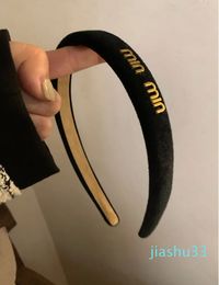 Black velvet headband miu retro French style small fragrance headband high skull top pressure hair high-end feeling hair clip