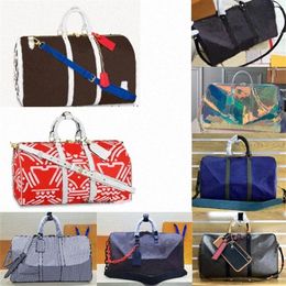 Fashion Duffel Bags Graffiti Mens Womens Pastels Colours Travel Keepall 55 Mosaic Sport Handbags Orange Chain Black brown Blue Outd203D