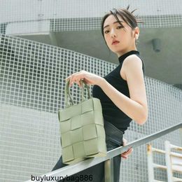 Womens Designer Bags BottegvVeneta Totes Bags Leather Woven Handbags Divani Cowhide Knitted Tote Bag Womens Bag Mini Vertical Square Casual One Shoulder Diago HBYR