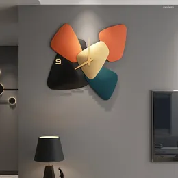 Wall Clocks Fashion Art Clock Modern Design Living Room Decoration Dining Decor Creative Metal Home