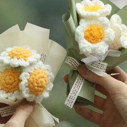 Decorative Flowers Knitted Wool Daisy Tulip Lily Bouquet Mini Hand Woven Creative Wedding Party Room Decor Christmas Gifts