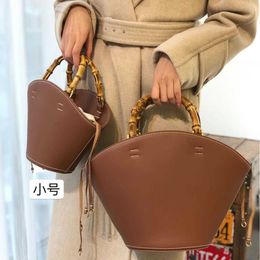ThE R000OW1 Small Bamboo Bucket Handbag Large Capacity Women's Bag 2023 New Fashion Handbag Crossbody Bucket Bag 231205