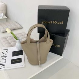 Designer Picotin Lock Bag of Parody 2023 Versatile vegetable basket bag High quality bucket Women's simple and generous handbag V5SY