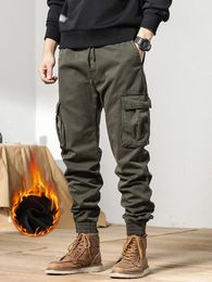 Mens Pants Winter Cargo Men MultiPockets Drawstring Fleece Liner Thick Warm Overalls Joggers Casual Cotton Thermal Trousers 231204