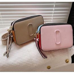 Designer Womens Shoulder Bag Letter pink green black Color Contrast Camera Bags Versatile Messenger Bags 20-12-8cm JH006244b