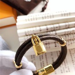 2023 Fashion Round Brown PU Leather Bracelet with Metal Lock Head In Gift Retail Box Stock SL05270q