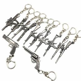 Whole 50pcs Lot Game Gun Model Key Chain Metal Alloy Key Rings Keys Holders Size 6cm Blister Card Package Key Chains2959