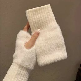 Five Fingers Gloves HAic S Winter Mink Fleece Soft Women Luxury Solid Warm Fingerless White Plush Knitted Wrist Mittens 231205