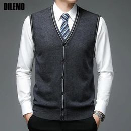 Men's Vests Top Quality Autum Fashion Brand 6 Wool Cardigan Sweater V Neck Knit Vest Men Solid Trendy Sleeveless Casual Clothing 231205