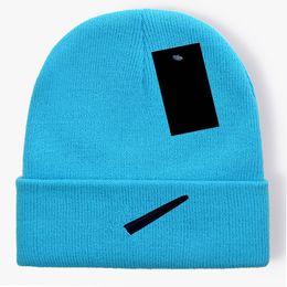 New Fashion Designer hats Men's and women's beanie fall/winter thermal knit hat ski brand bonnet High Quality Skull Hat Luxury warm cap X-18