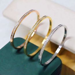 Designer bracelets for men and women High end luxuryfull sky star bracelet with design sense Titanium steel light fashion card home full diamond