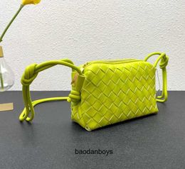 Designer bivs luxury bag Authentic Loop Bags Mini Small Crossbody Fashion Cassettes Cowhide Woven Bag Versatile One Shoulder UndGGIZ