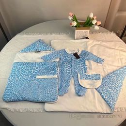 Luxury Newborn Leopard printed Rompers Suits Babies Sleeping Wear Jumpsuit cotton Soft Warm Bedding Blankets with Hat and Bib Diaper 5pcs Infant clothing gift S0783