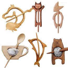 Brooches 1pc Wooden Brooch Pin Funny Animal Pattern Diy Craft Badge Pins Cartoon Cute Mouse Scarf Buckle Clasp Gift Jewelry