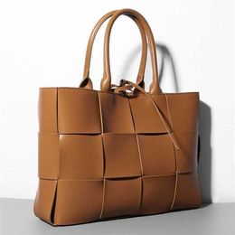 Womens Shoulder High Version Bags BottegvVeneta Intrecciato Tote Bag Genuine Leather Woven Bag New Cowhide Light Luxury Handheld Tote Bag Chequered Pan 7NSWM WNOVC