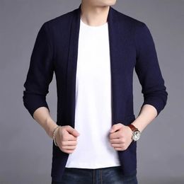 Men's Sweaters 2023 spring and autumn men's short knit cardigan fashion small fresh slim sweater to wear jacket 231205
