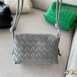 Authentic Square Woven Bags Venetas Cute Loop Bags Designer Handbags BottegvVeneta Fashion Bags Small Square Messenger Handbag Outlet MJ6MJWBT WN-E6L7