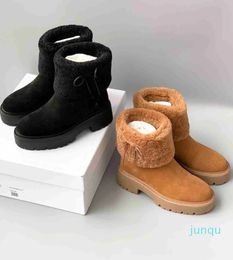 Vintage and Advanced Fur Integrated Warm Short Boots