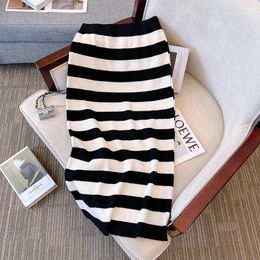 Skirts Skorts Autumn Winter Women High Waist Slim Long Skirt Fashion Black White Striped Knitted Skirt 231206