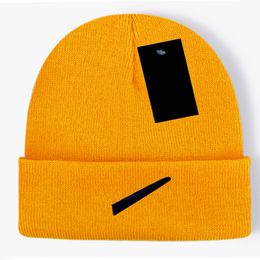 New Fashion Designer hats Men's and women's beanie fall/winter thermal knit hat ski brand bonnet High Quality Skull Hat Luxury warm cap X-11