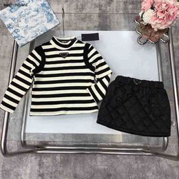 New girls dress suits Autumn kids Tracksuit Size 100-150 designer baby Black and white striped sweater and Cotton skirt Dec05