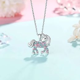 Niedliche bunte Einhorn-Halskette mit Strasssteinen, Weihnachtsgeschenk, Geburtstagsparty-Schmuck