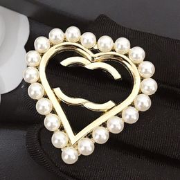 Designer Pearl Brooch Jewellery Breastpin High-end 18k Gold-plated Silver Men Womens Famous Geometric Brand Letter Pins Brooches Bride Wedding Party Christmas Gift