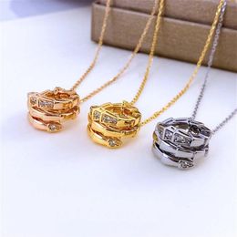 Designer Necklace Men Women Snake Pendant Necklaces Fashion Chains Diamonds Pendants Necklaces Silver Gold Rose Gold Colour Jewerlr277o