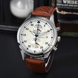 Hot IVVC Luxury Designer Steel Strip Men Watch Set With Classic With Vintage Calendar Function Quartz Movement Man Watch