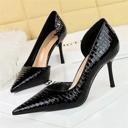 Dress Shoes BIGTREE Sexy Party Women's Shoes Elegant Woman High Heels Shallow Pointed Toes Vintage Patent Leather Stone Pattern Single Shoes 231207