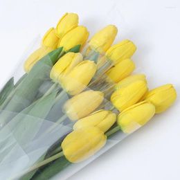 Decorative Flowers Artificial Tulip Flower For Home Decoration Soft Fake Bridal Hand Wedding TV Table 5PCs 48cm