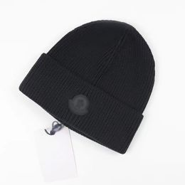 Fashion Men Women Designer Brimless Hat Woollen Solid Luxury Knit Hat Beanie Street Winter Cap
