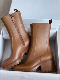 Luxurys Designers Women Rain Boots England Style Waterproof Welly Rubber Water Rains Shoes Ankle Boot Booties4964324