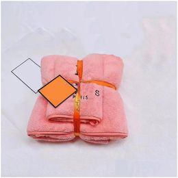 Towel Fashion Bath Set Coral Veet Designer Letter Face Towels Luxury Absorbent Men Womens Wash Cloths 2205213D Drop Delivery Home Gard Dhuyu
