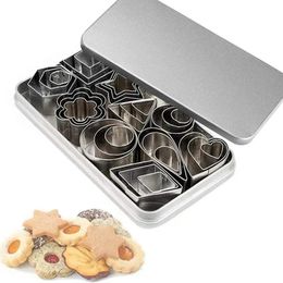 Baking Moulds 30Pcs box Stainless Steel Sugar Biscuit Press Stamp Embosser Cookie Cutter DIY Fondant Cake Mould Pastry Decor Accesories 231207