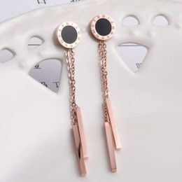 2024Fashion Earrings Jewellery Womens Designer Earring Ear Studs Letter v Diamonds Luxury party Jewellery