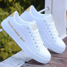 Dress Shoes Sneakers Men Vulcanised Flat casual shoes in spring 2023 Fashion White Canvas Chaussure Homme 231207