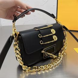 Evening Bags Designer Women Brooch Baguette Shoulder Bag Fashion Classic Baguettes Handbags Woman Big Chain Strap Underarm Handbag242n