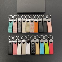 Designer-Schlüsselanhänger-Zubehör, P-Buchstaben-Schlüsselanhänger, Marke, klassisch, geflochtene Litschi-Muster, Kreuzmuster, Auto-Schlüsselanhänger, Taschen, Unisex, Paar, Geschenke, Schlüsselbänder für Schlüsseltasche